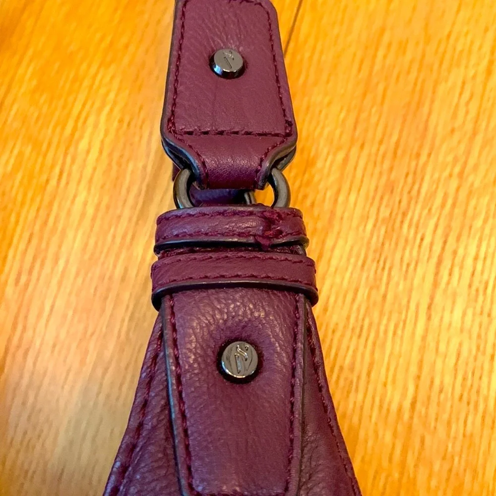 Simply Vera Wang double handle plum vegan hobo satchel purse bag CLEAN! EUC